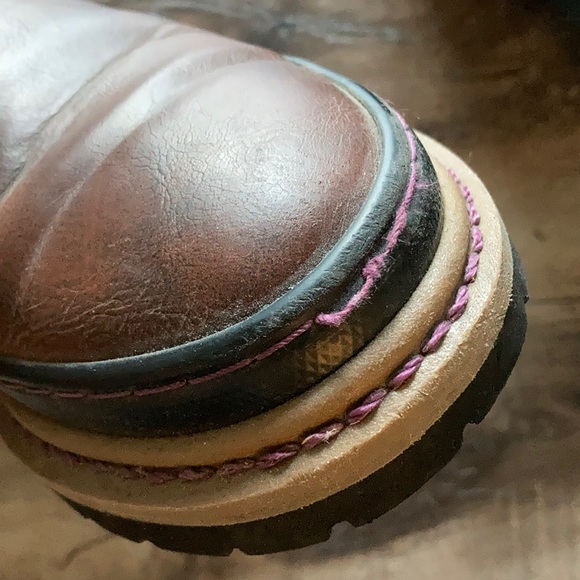 Women’s Romeos - Picture 4 of 5